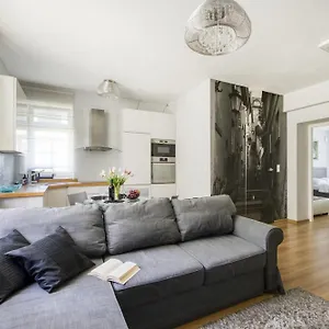 Europa22 Centrum: Old Town In Historic Building Apartment