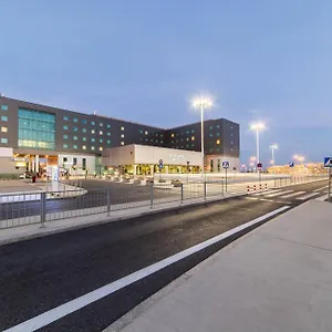 4* Hotell Courtyard By Marriott Airport